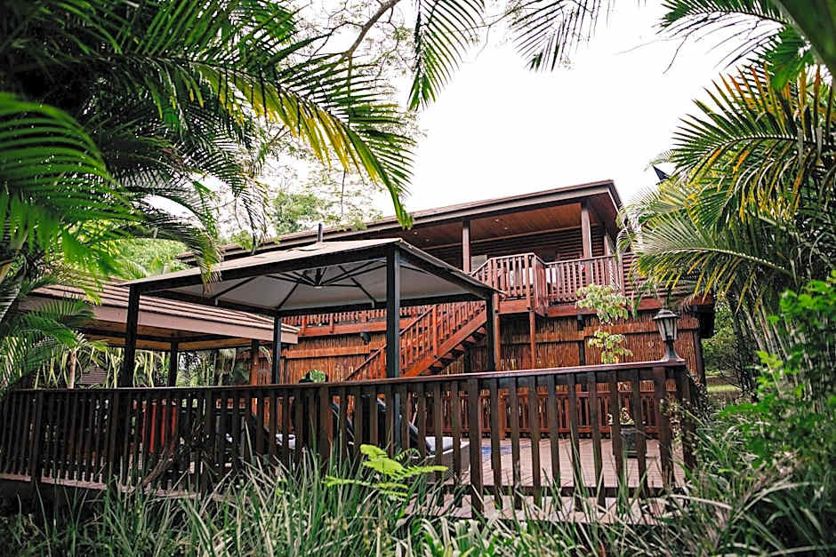 Monzi Safari Lodge