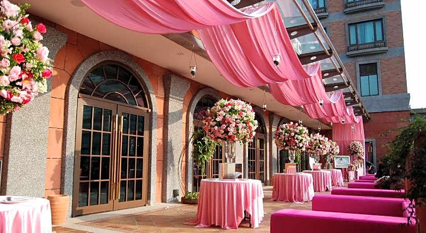 Grand Victoria Hotel