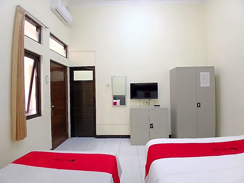 RedDoorz Syariah near Masjid Al-Aqsha Klaten