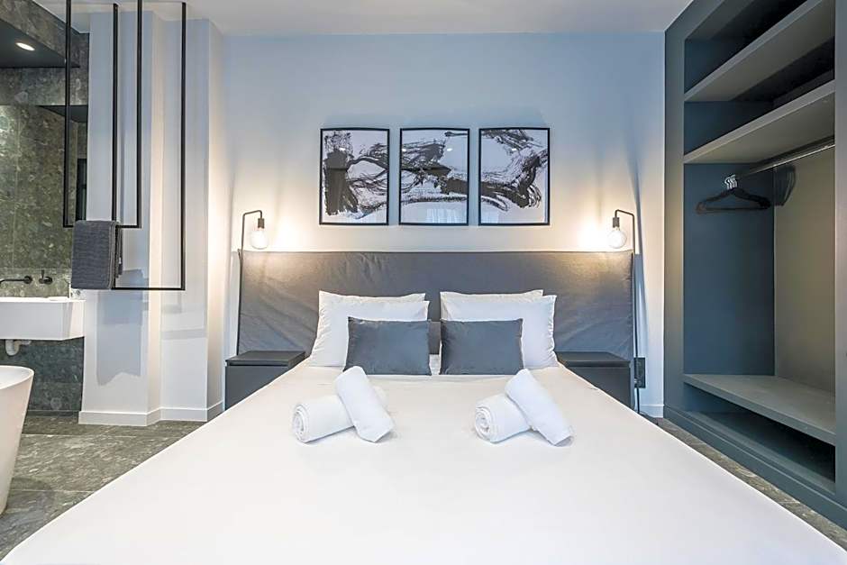 The Asprogeraka - self check-in rooms