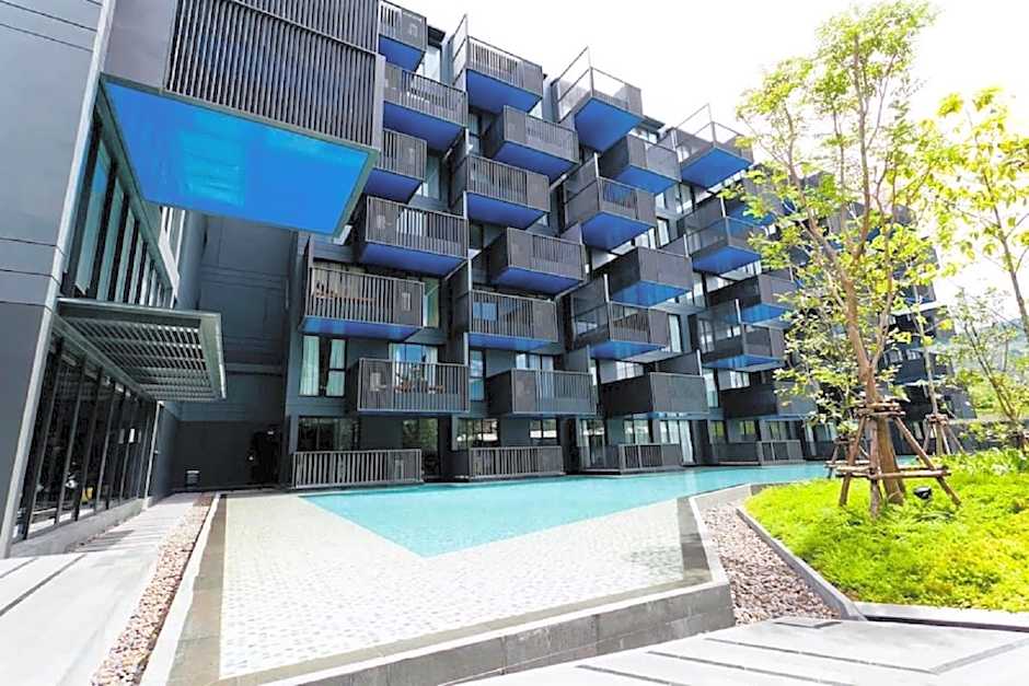 The Deck Patong by VIP