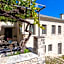 Apeiros Chora Hotel