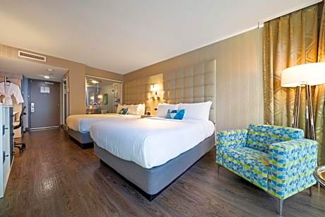 Deluxe Queen Room with Two Queen Beds