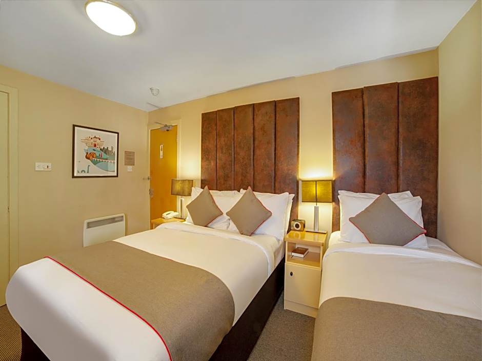 OYO Flagship Brentwood