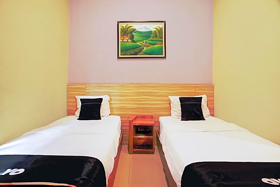 Hotel O Surabaya near Surabaya Town Square formerly Kupang Gunung Residence