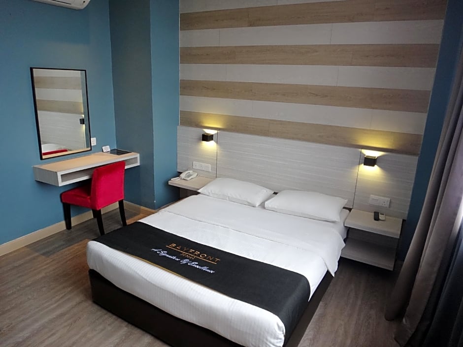 Photo 1 of 5 of Deluxe 1 Queen Bed