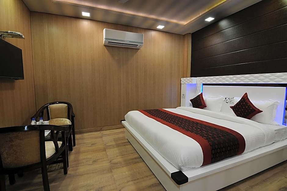 Flyover Inn By OYO Rooms – Delhi, NY