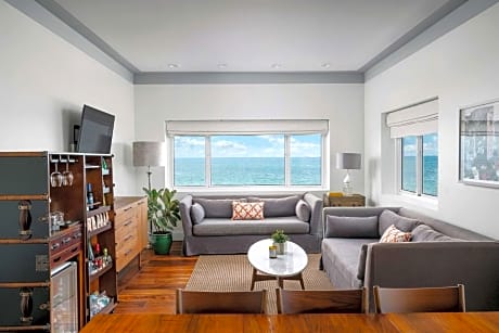 One Bedroom Suite Ocean Front