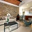 Donati Luxury Tower Suites