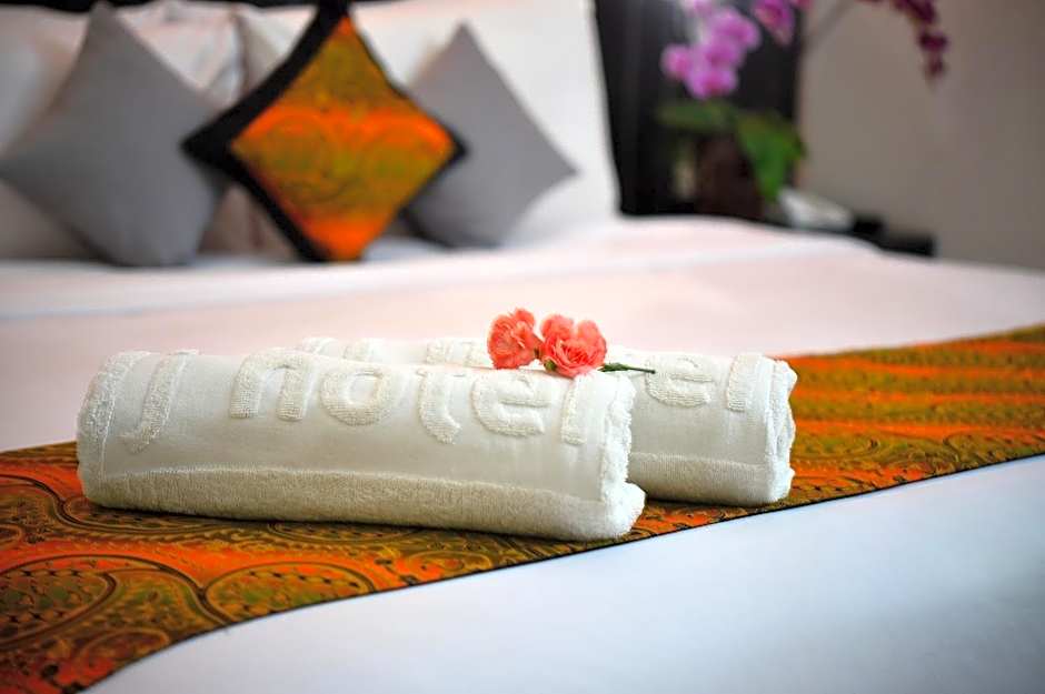 J Hotel - Bandara Soekarno Hatta