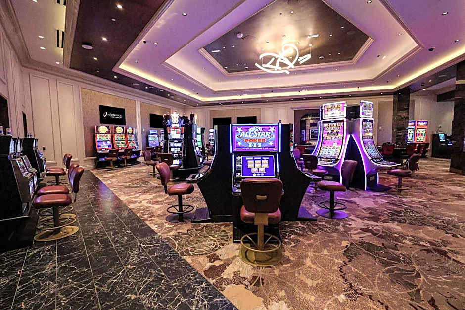 Horseshoe Lake Charles - A Caesars Rewards Destination
