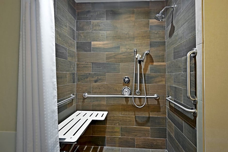 Holiday Inn Express & Suites Harrisburg S - New Cumberland By IHG
