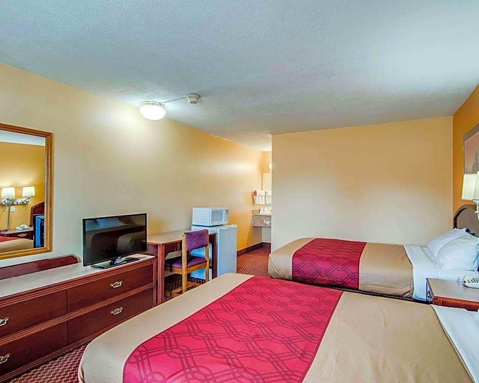 Econo Lodge Near Bluefield College