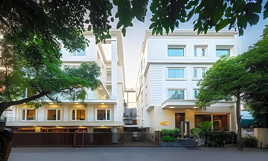 Photo 1 of 45 of Hotel Saket 27