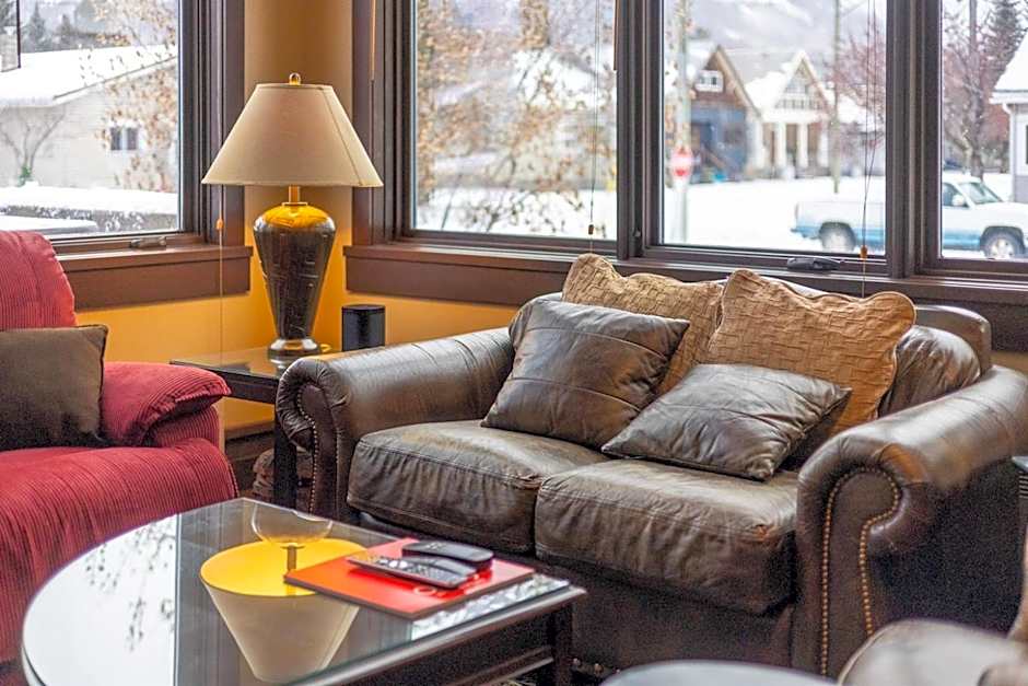 Luxurious 901 Condos by Fernie Central Reservations