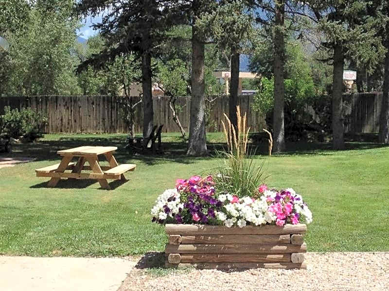 El Pueblo Lodge