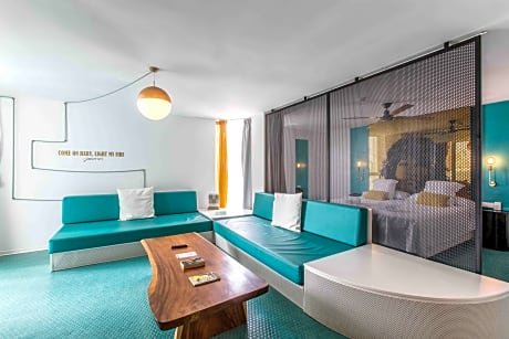 SUITE STANDARD CAPACITY 4