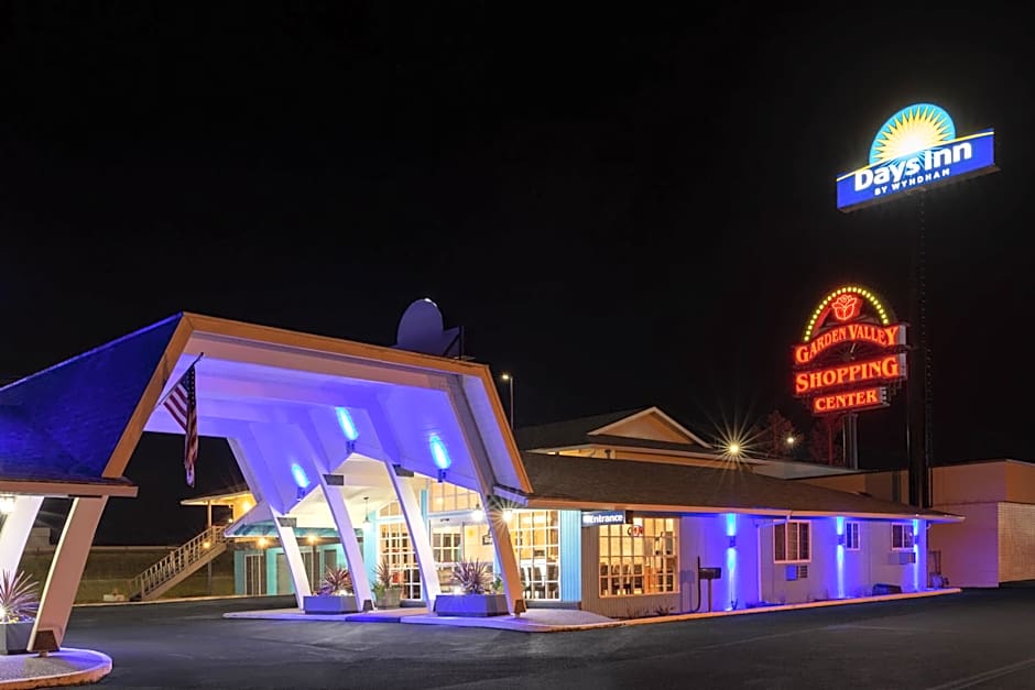 Rosewood Inn & Suites