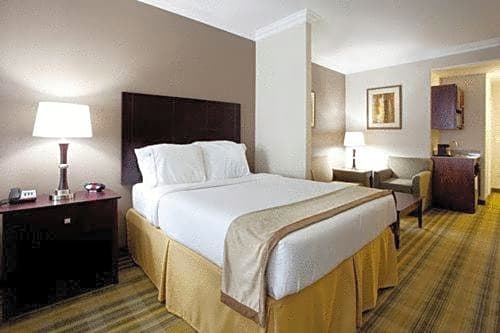 Holiday Inn Express And Suitescut Off Galliano By IHG
