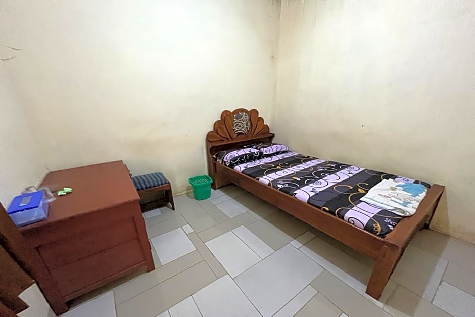 Hotel O Homestay Srikandi Pulau Merah BeachNearPantai Pancer