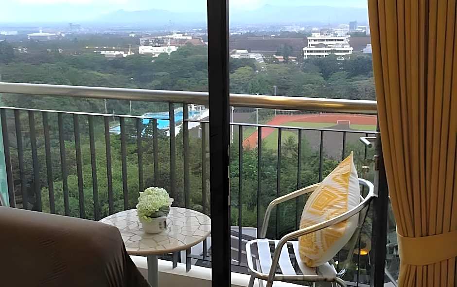 Beverly Dago Apartment