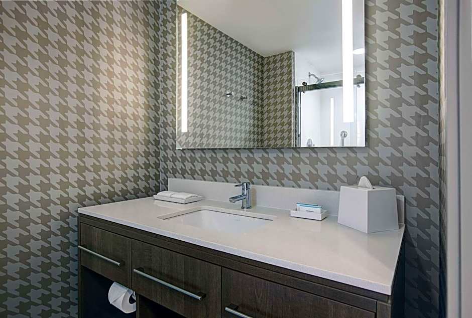 Home2 Suites by Hilton Milwaukee Downtown