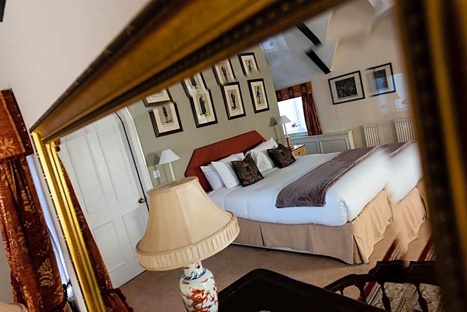 Brook Whipper-In Hotel