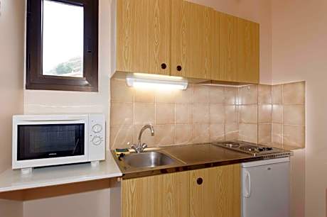 Studio with Balcony - Residence