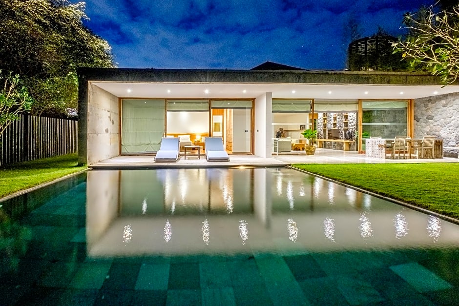 Jimbaran Balangan Beach Front Villa Nakar