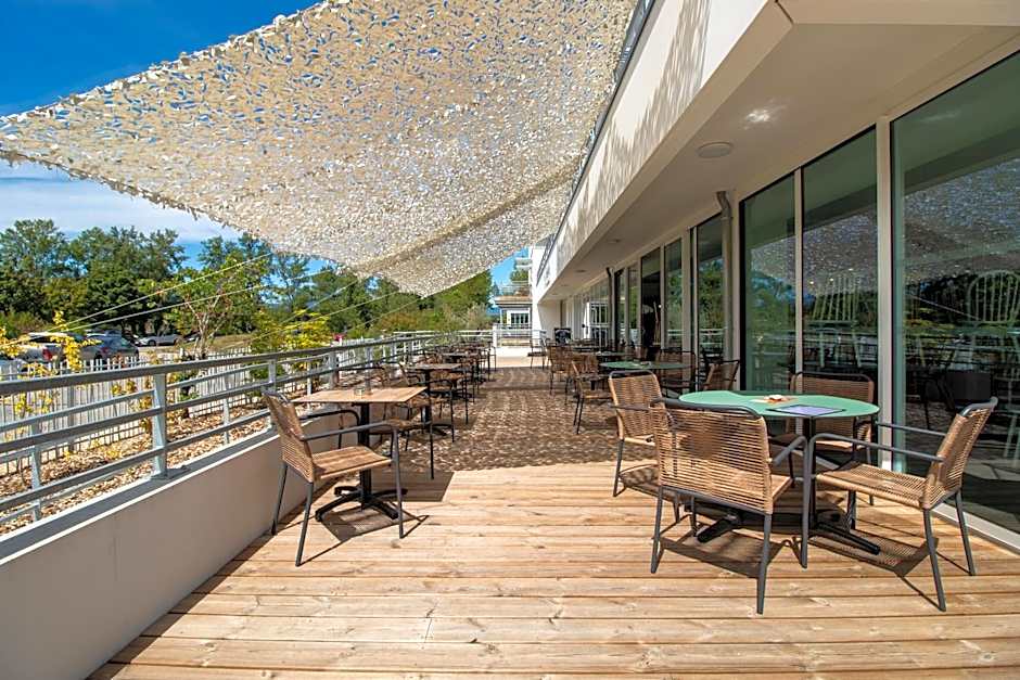 SHANA Hotel & Residence