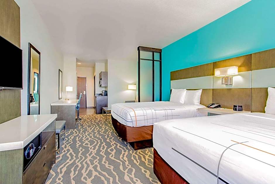 La Quinta Inn & Suites by Wyndham Northlake Ft. Worth