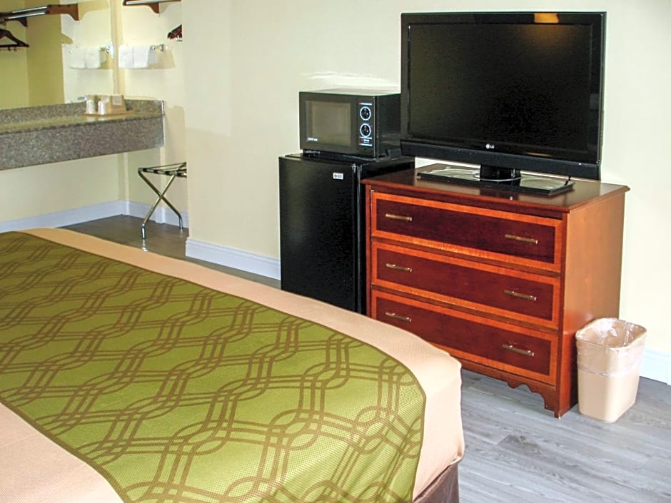 Econo Lodge Texarkana I-30