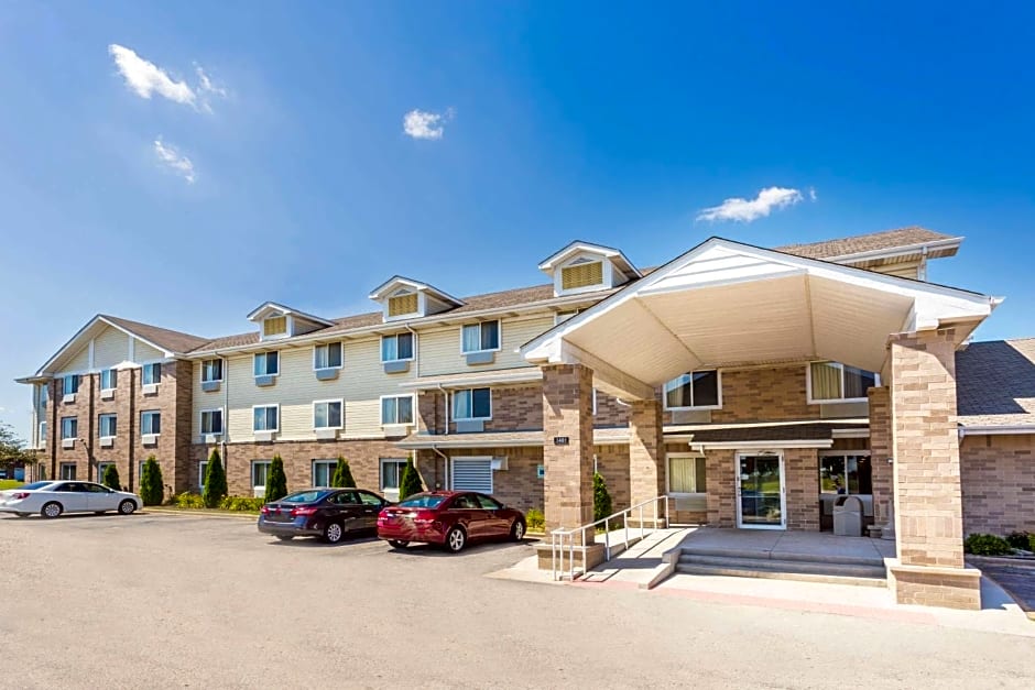 Super 8 by Wyndham Joliet I-55 N/Chicago