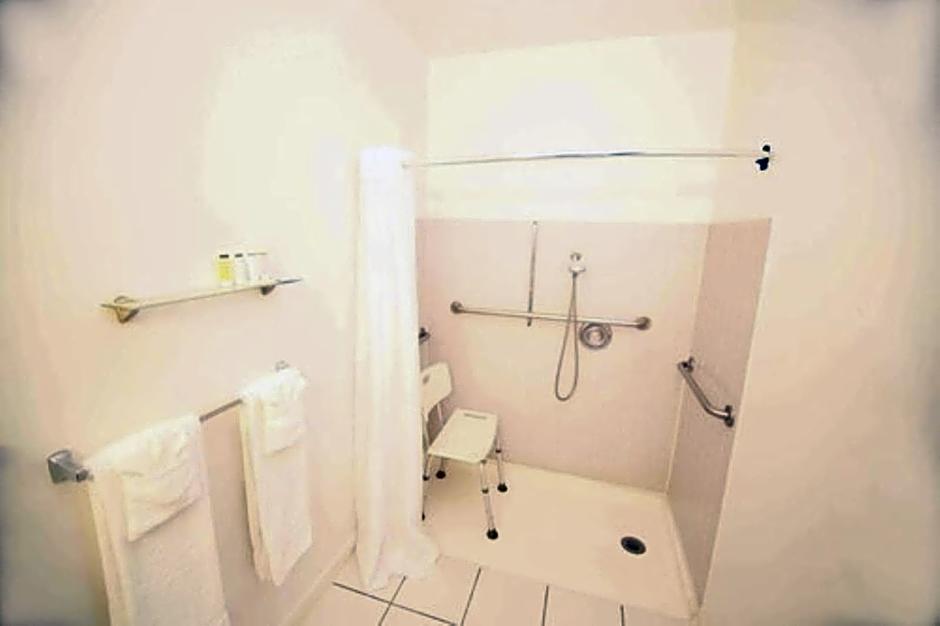 Travelodge by Wyndham Burbank-Glendale