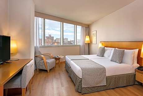 Family Room (2 Adults + 2 Child)