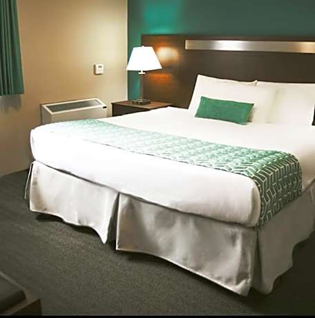 1 King Bed, Suite, Non-Smoking