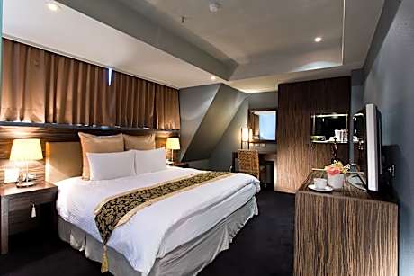 Small Double Room - No Window