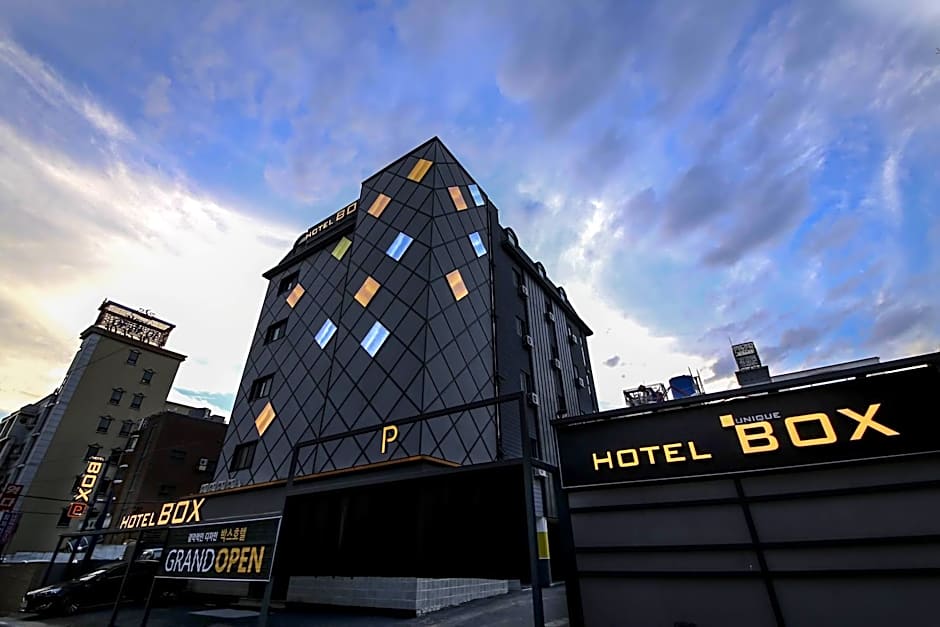 hotel box