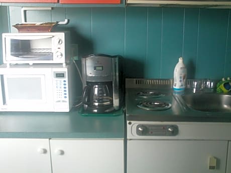 Deluxe Room with Two Double Beds and Kitchenette