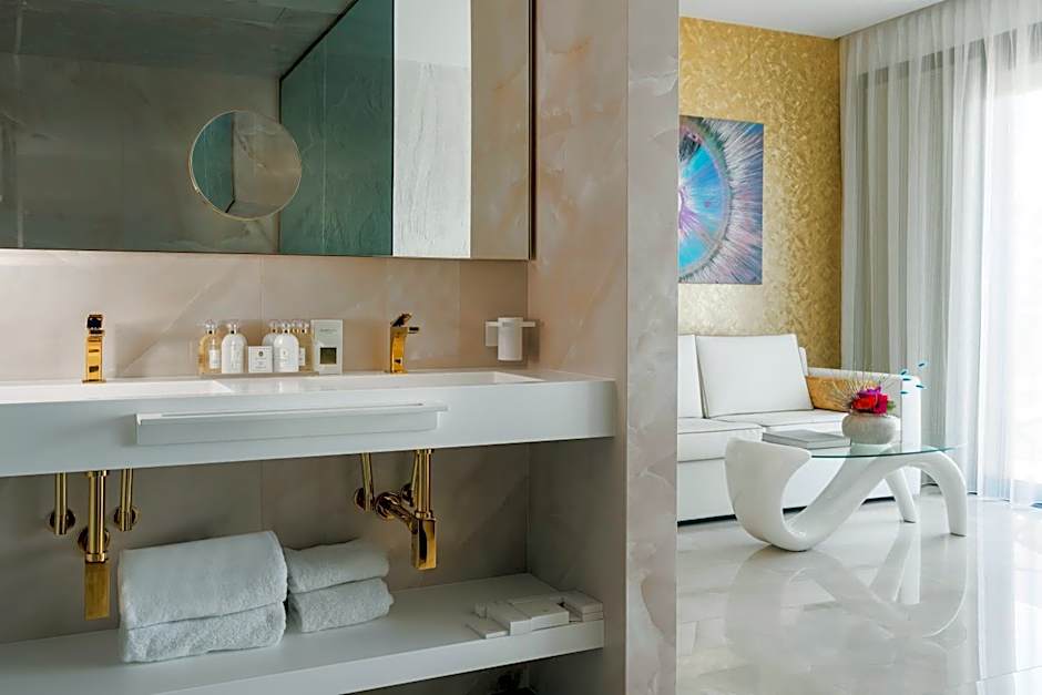 The Promenade Luxury Wellness Hotel