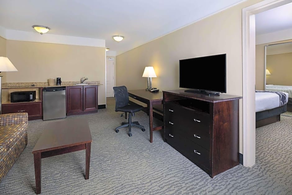 La Quinta Inn & Suites by Wyndham Savannah Airport - Pooler