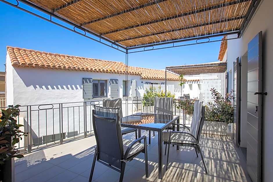 Domu Qirat - Authentic Rooms & Terraces