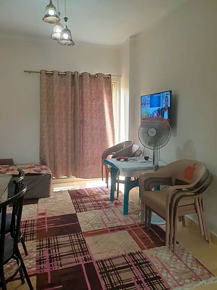 لاسرينا عيون موسي راس سدر أرضي بجاردن فيو بحر وعلي البيسين للعائلات فقط