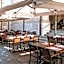 Les Armures Hotel