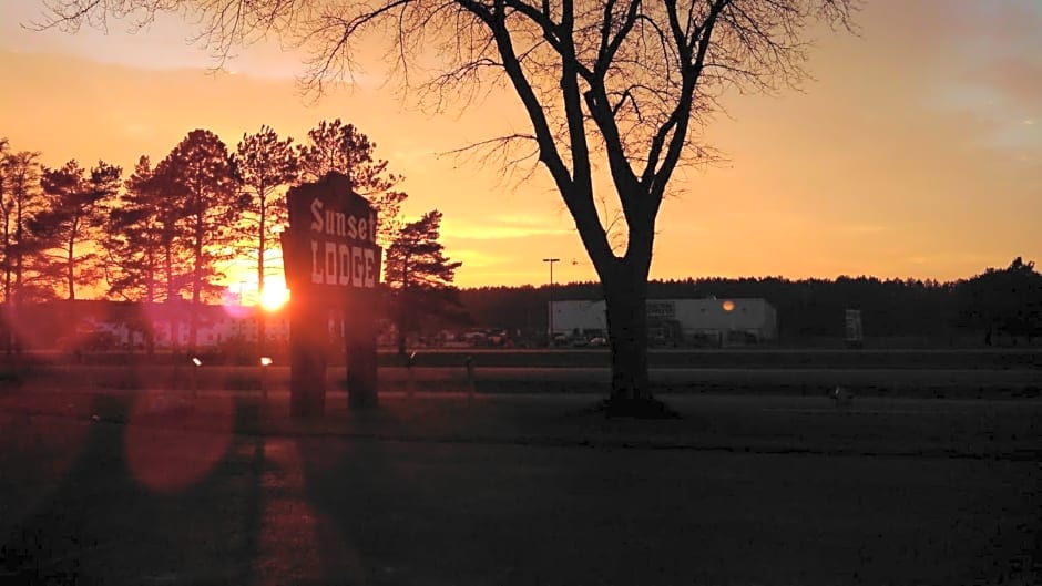Sunset Lodge Escanaba