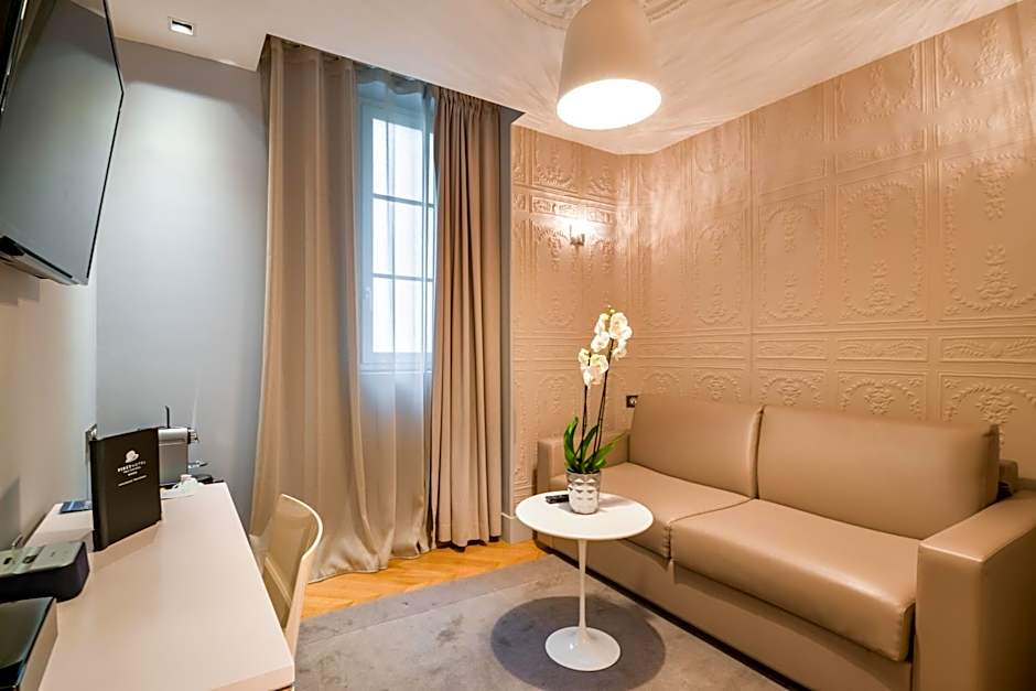 First Hotel Paris Tour Eiffel