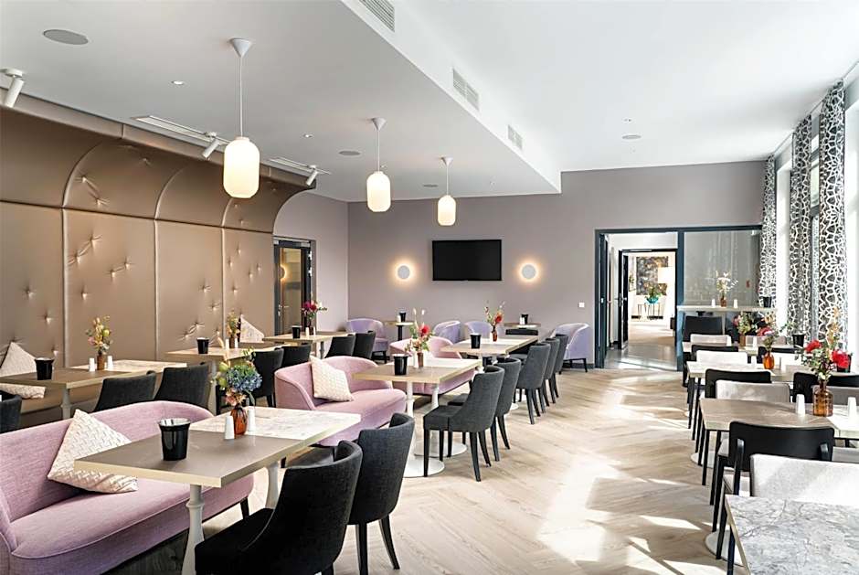 elaya hotel regensburg city center, Trademark by Wyndham