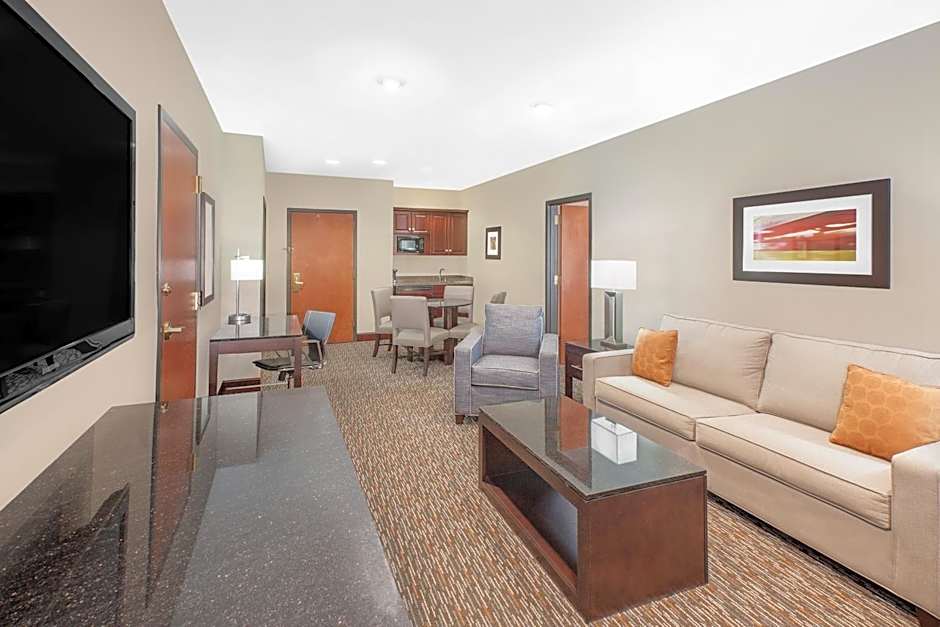 Wingate by Wyndham Sylvania/Toledo