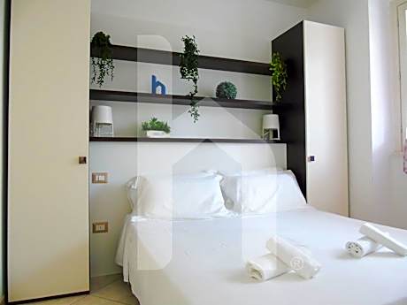 One-Bedroom Apartment with View