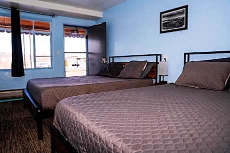 Maverick Motel